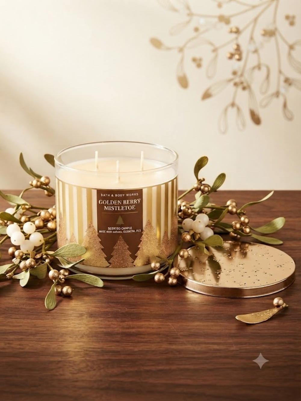 ✨ Golden Berry Mistletoe 3-Wick Candle